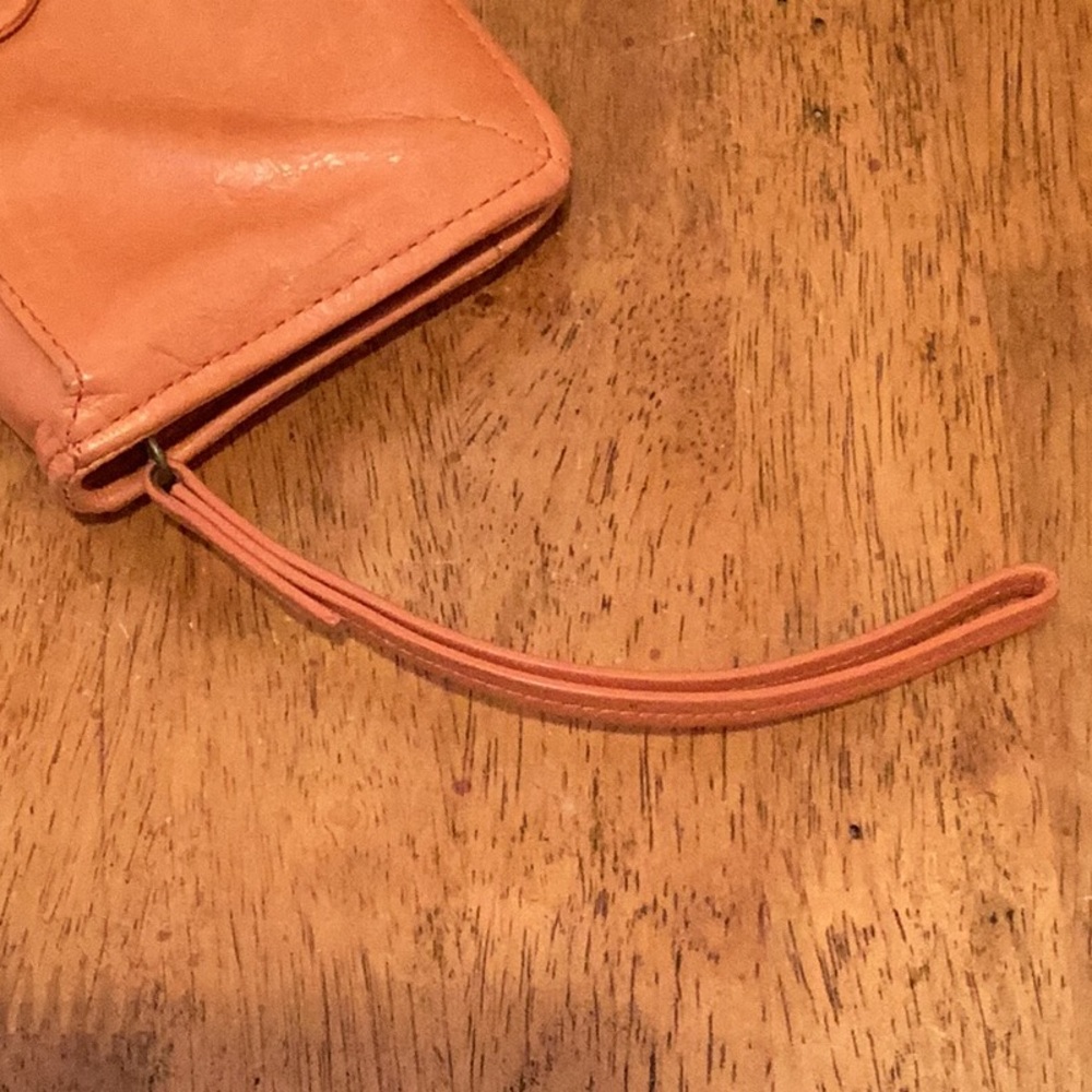 HOBO Fine Large Leather Wallet - Picture 8 of 9